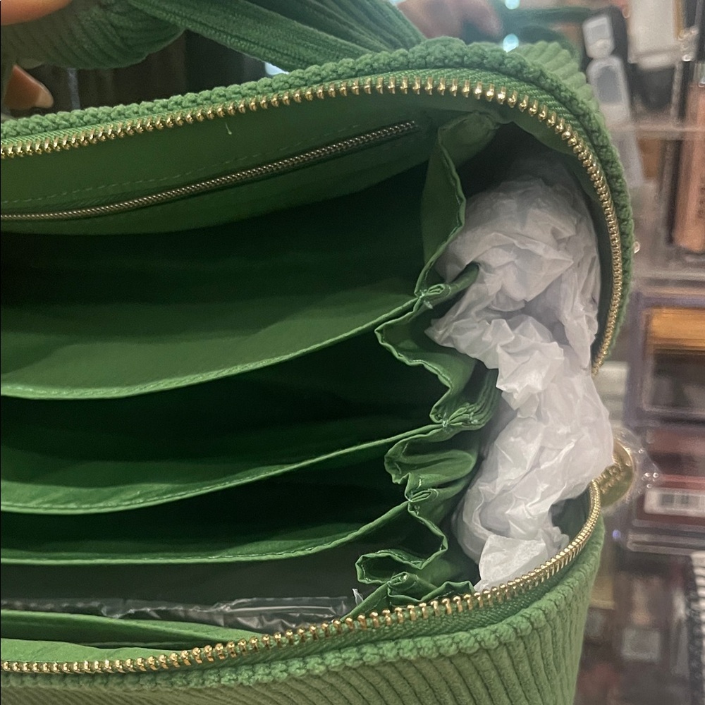 Tata Harper Green Corduroy Zip Cosmetic Pouch with Gold Plaque cube ⭐️⭐️⭐️⭐️⭐️ - Picture 3 of 5